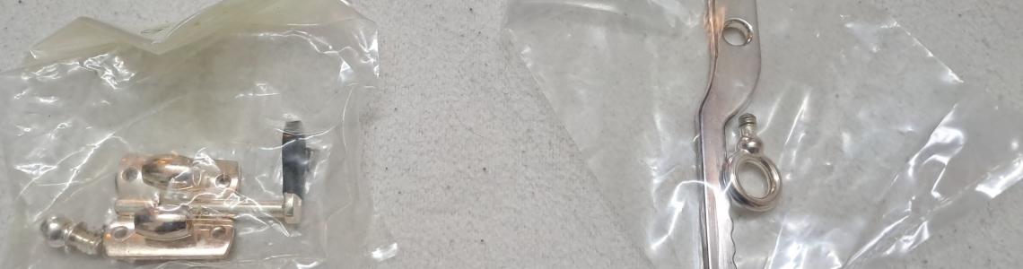 Links: Flügel-Bassstangen-Riegel; Rechts: Kleinerer Balancehalter