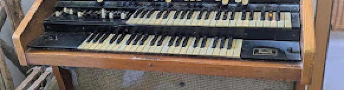 für Bastler oder als Ersatzteil Hammond L 100 zu verschenken