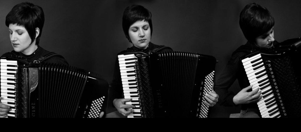 Janina Rüger am Akkordeon Janina Rüger am Akkordeon