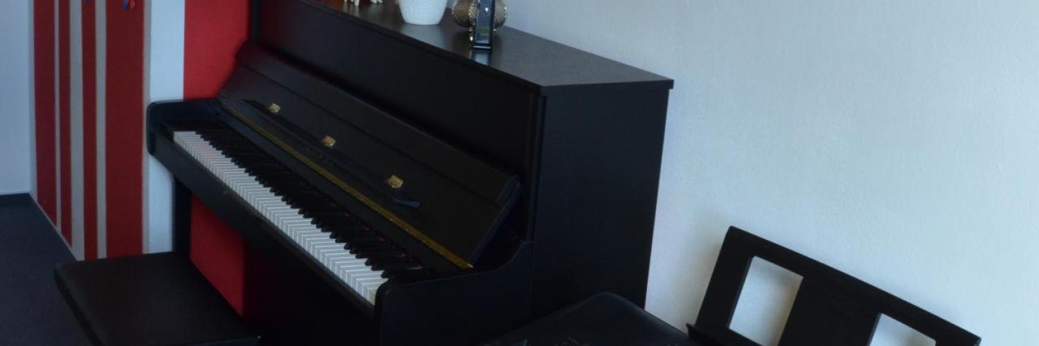 MusicMania Music School