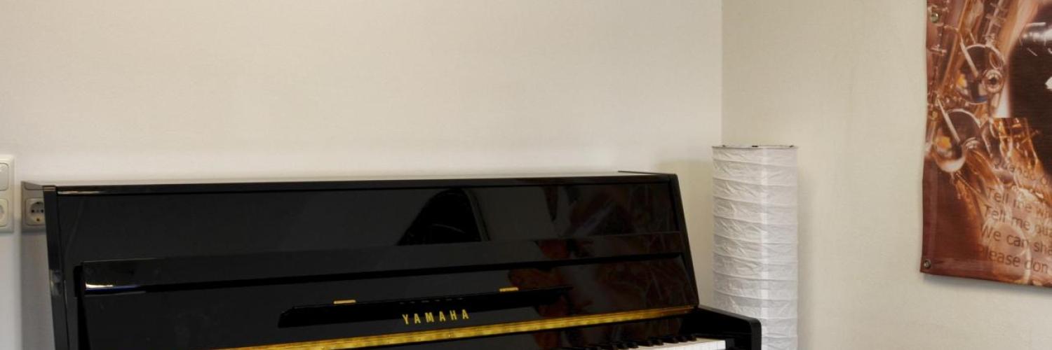 MusicMania Music School