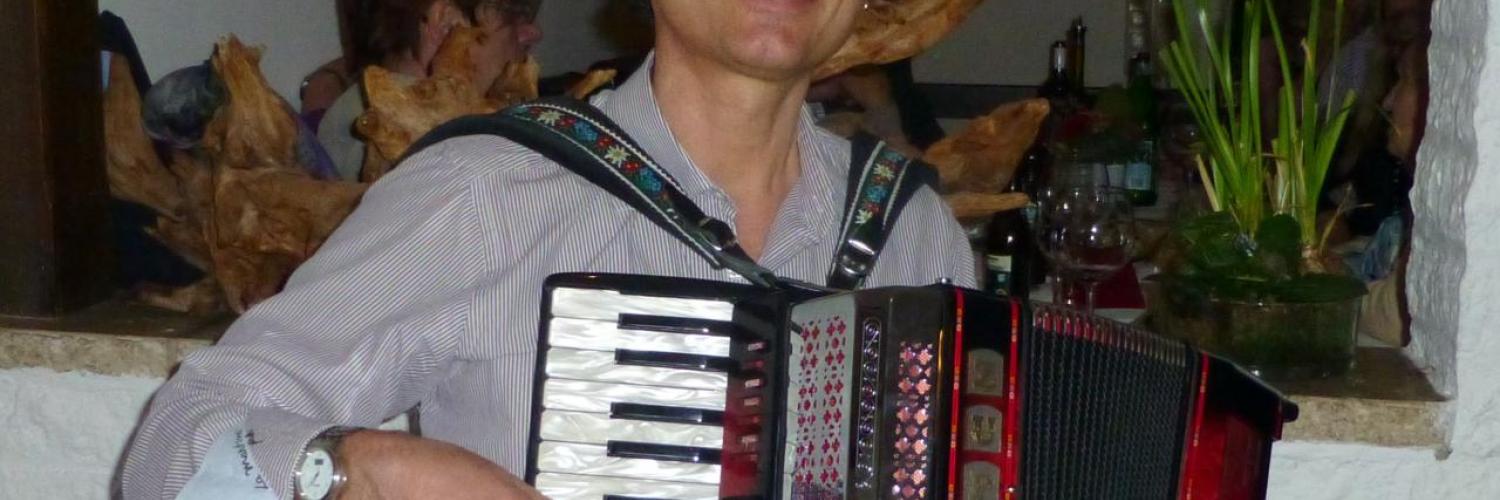 Volksmusik, Weltmusik, Balkanmusik.
