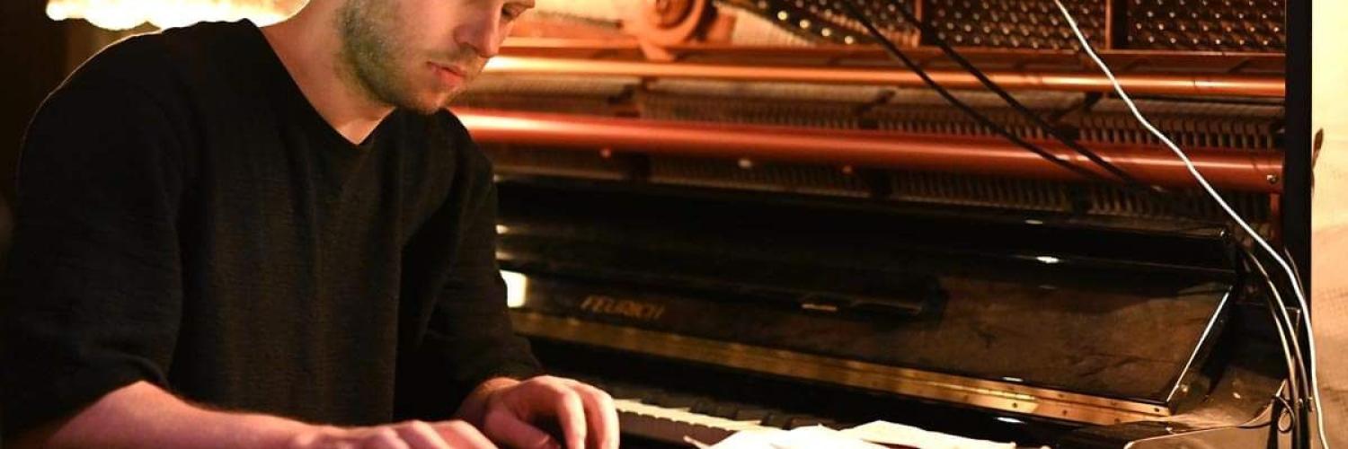 Klavierunterricht bei studiertem Jazz-Pianist. alle Nniveaus/alle Genres