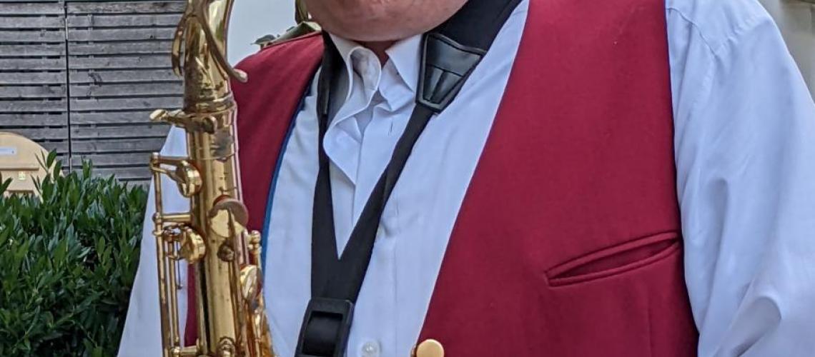 Sax (Alt/Tenor), Klarinette (Eb/Bb), Voc.